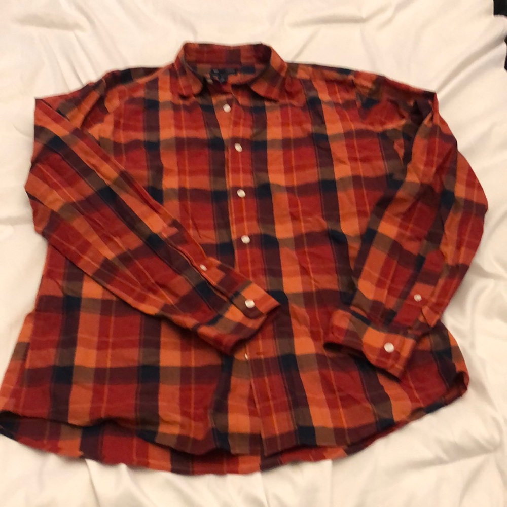 Gap classic fit plaid button up sz L